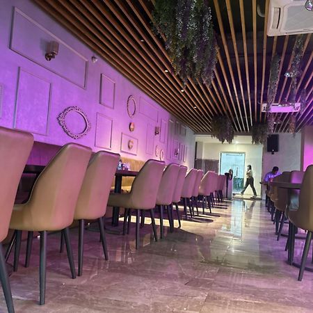 Hotel Merakee - Near Dahisar Mira Road Mumbai Экстерьер фото
