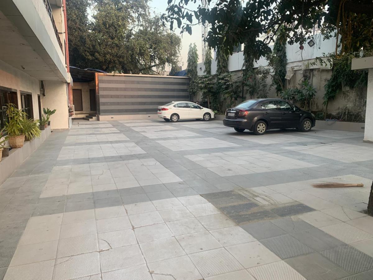 Hotel Merakee - Near Dahisar Mira Road Mumbai Экстерьер фото