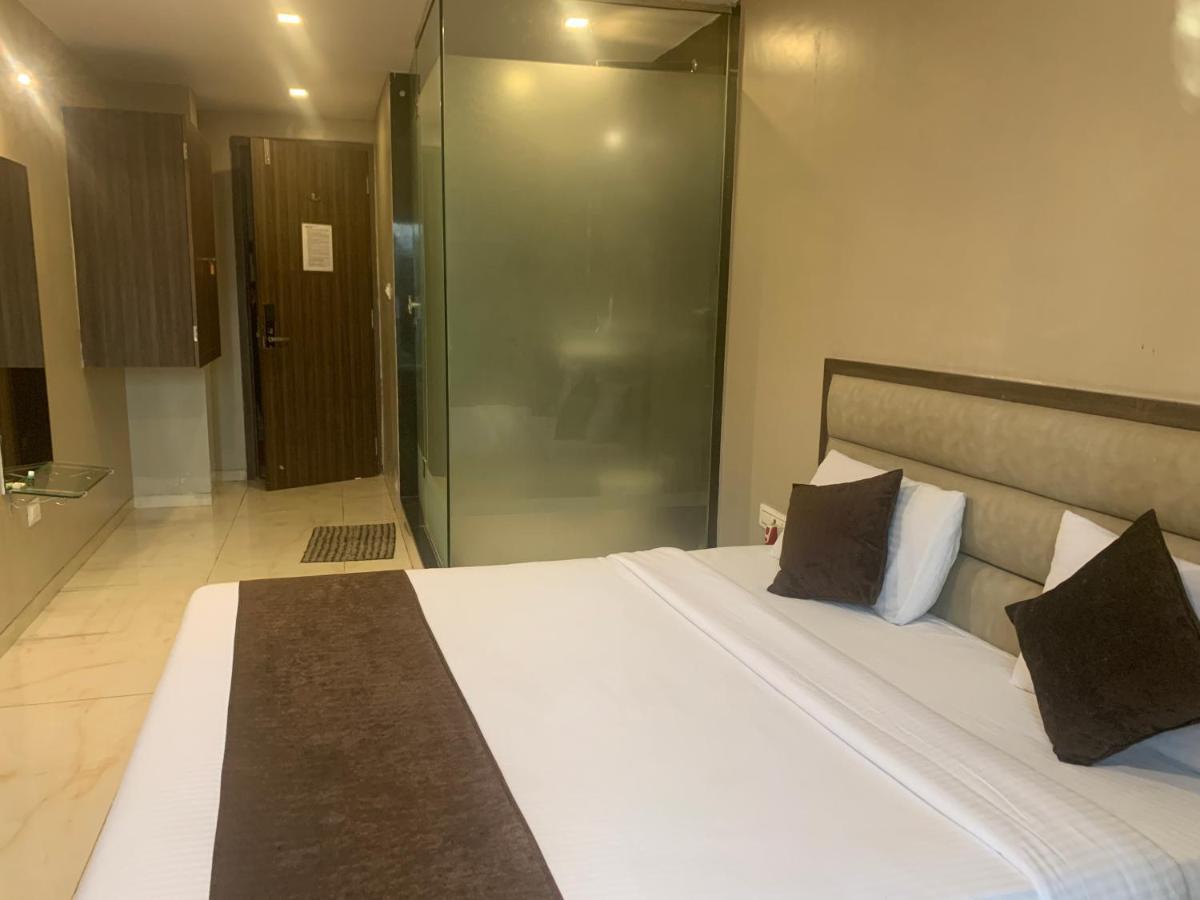 Hotel Merakee - Near Dahisar Mira Road Mumbai Экстерьер фото