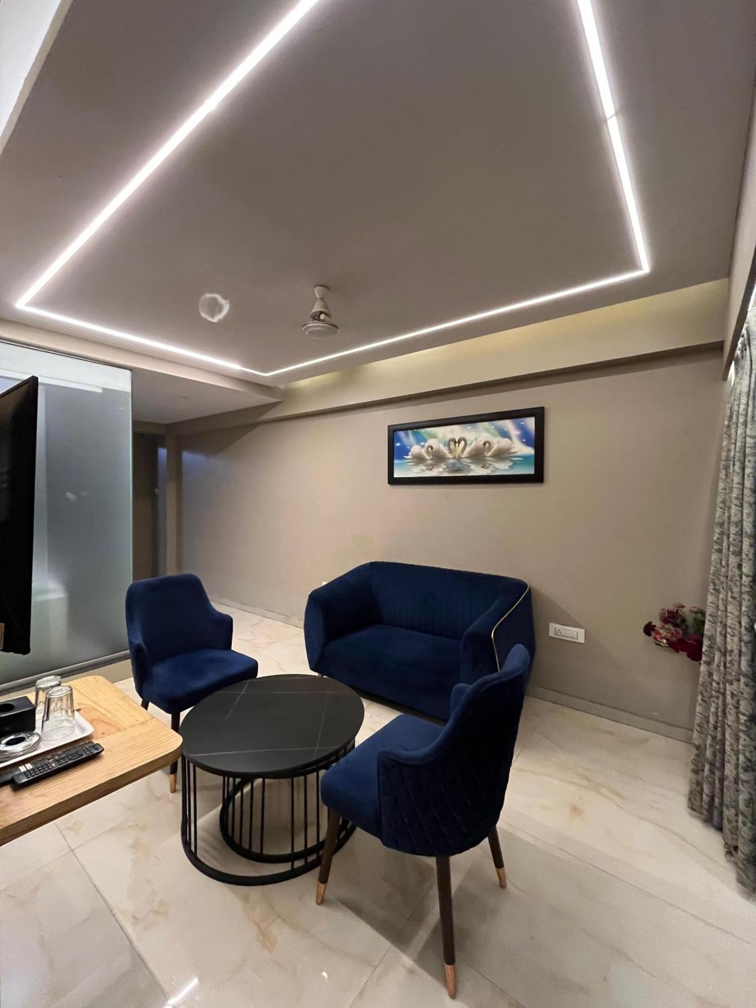 Hotel Merakee - Near Dahisar Mira Road Mumbai Экстерьер фото